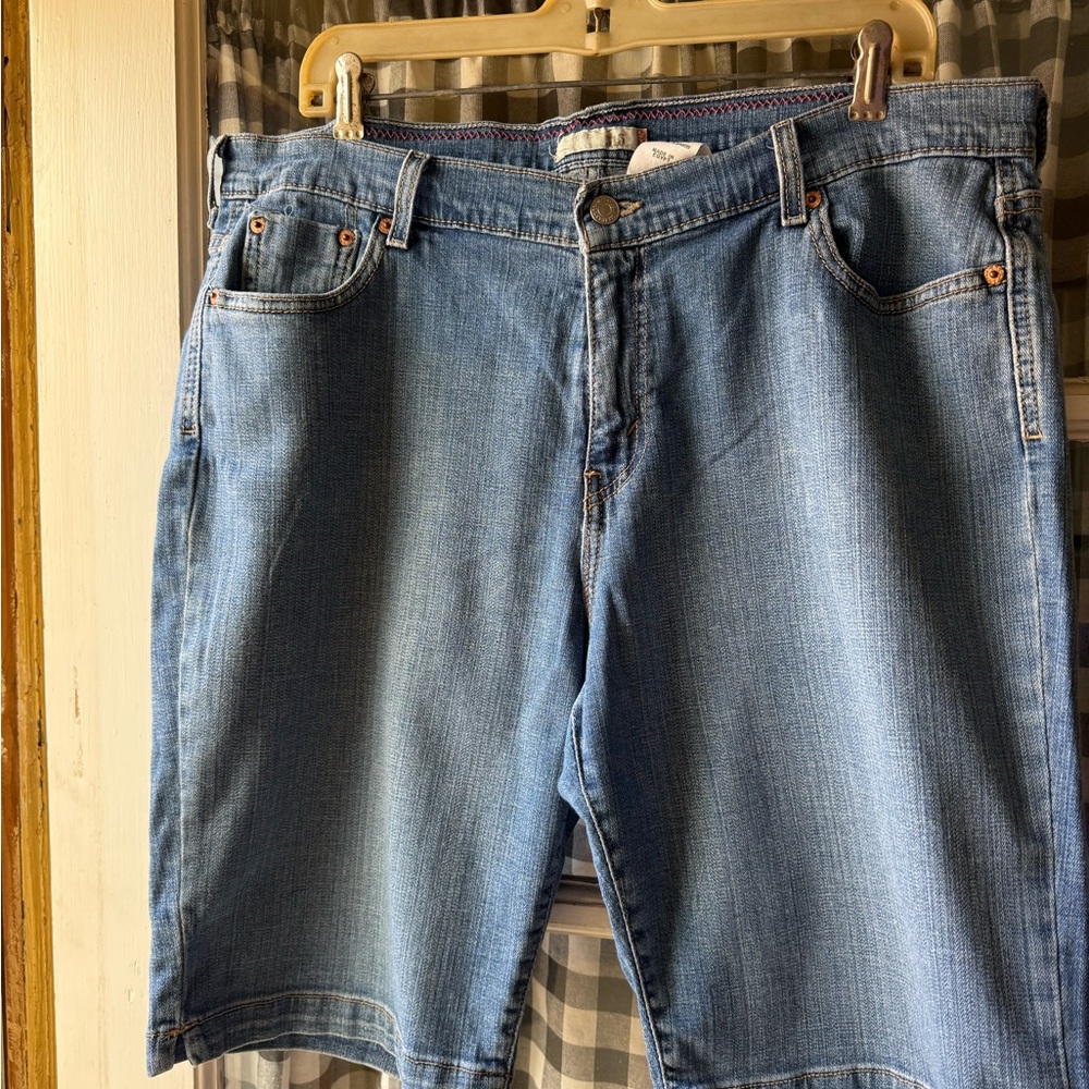 Levi's Blue Jean Shorts Classic Denim Style size 16